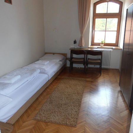 Martineum Felnottkepzo Akademia Hostel Szombathely Bilik gambar