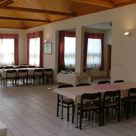 Martineum Felnottkepzo Akademia Hostel Szombathely Luaran gambar