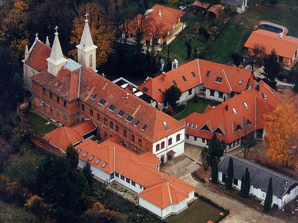 Martineum Felnottkepzo Akademia Hostel Szombathely Luaran gambar